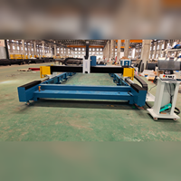 Machine laser à fibre CNC robuste avec refroidissement par eau et contrôle Cypcut pour la découpe de tôles d'acier et de profilés métalliques de grand format
