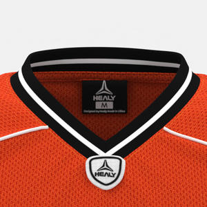 เสื้อเจอร์ซีย์ตาข่ายสไตล์อเมริกันสีส้มดำตัดกัน แบรนด์ HEALY แขนสั้น คอวี ระบายอากาศได้ดี น้ำหนักเบา เหมาะสำหรับใส่เล่นฟุตบอลและสตรีทแวร์ - Product Image 4