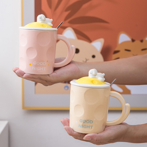 Mug en céramique Lapin Mignon avec couvercle et cuillère, Tasse à café créative pour couple, pour femme, idéal pour les fêtes, capacité 390 ml, compatible lave-vaisselle et micro-ondes - Product Image 2