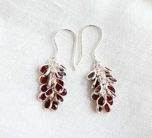 Pendientes Colgantes de Lágrima Color Rojo Escarlata en Oferta, con Metal de Plata de Ley, Estilo Lujoso - Product Image 1