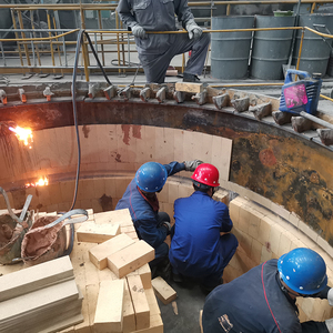 Plaques réfractaires en <span class=keywords><strong>vermiculite</strong></span> pour cuves à acier, densité 750 kg/m³, 48 % SiO2, 14 % Al2O3, fabriquées par Millegap Factory - Product Image 2