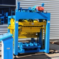 Machine de fabrication de briques en béton QT4-25 avec système de formage automatique des blocs, applicable en Zambie