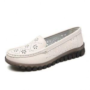 Chaussures plates décontractées et confortables pour femmes, nouveau style 2026, antidérapantes et respirantes, idéales pour l'extérieur (modèle 'Mom's Lazy') - Product Image 3