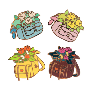 Épingles en métal émaillé plaqué argent écologiques sur le thème des dessins animés personnalisées Souvenirs de voyage et cadeaux pour amis avec logo personnalisé - Product Image 6