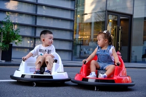 Voitures électriques rechargeables <span class=keywords><strong>pour</strong></span> enfants, voitures électriques <span class=keywords><strong>pour</strong></span> garçons, voitures électriques <span class=keywords><strong>pour</strong></span> enfants de 12 ans avec télécommande - Product Image 2