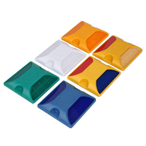 Đường cao tốc đánh dấu năng lượng mặt trời đường <span class=keywords><strong>Stud</strong></span> không thấm nước IP68 phản chiếu Mèo Mắt đường đinh tán cho an toàn đường bộ - Product Image 1