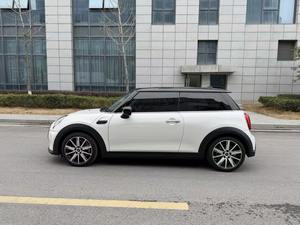 El Auto <span class=keywords><strong>MINI</strong></span> 1.5T <span class=keywords><strong>COOPER</strong></span> ARTIST <span class=keywords><strong>2023</strong></span> de Gasolina Profesional Tiene un Precio de Exportación Relativamente Bajo - Product Image 4