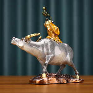 Figura Decorativa Hecha a Mano de Niño Pastor Montando una Vaca, Decoración para el Hogar u Oficina, Regalo - Product Image 3