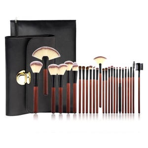 FYD, juego <span class=keywords><strong>de</strong></span> brochas <span class=keywords><strong>de</strong></span> maquillaje profesional <span class=keywords><strong>de</strong></span> 26 piezas, base Kabuki a la moda, mezcla <span class=keywords><strong>de</strong></span> pelo sintético en negro con logotipo personalizado - Product Image 4