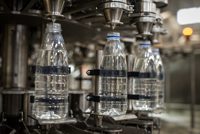 Usine d'eau minérale entièrement automatique SKYONE/machine d'embouteillage d'eau pour la machine de fabrication de bouteilles en plastique pur