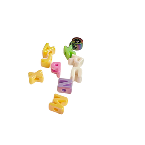 Acryl handgemaakte grote gat jumbo alfabet chunky letter kralen DIY plastic initial charms voor feestdagen cadeaus armband - Product Image 3