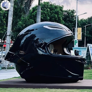 Escultura de Fibra de Vidrio Personalizada de Casco a Tamaño Real para Exteriores, Quiosco de Café, Área Escénica, Camión de Comida Grande - Product Image 3
