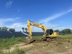 Pelleteuse sur chenilles Komatsu PC 200 d'occasion de bonne qualité avec noyau de couleur d'origine et moteur de pompe à moteur inclus - Product Image 2