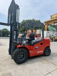 Montacargas Diésel HELI 50 de 5 Toneladas con Certificación CE, Capacidad de Carga de 8000 Libras, Tracción en las Cuatro Ruedas, Operación con Asiento, Altura de Elevación de 4500 mm - Product Image 6