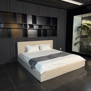 Letto <span class=keywords><strong>matrimoniale</strong></span> king size curvo a semicerchio imbottito di design, con piattaforma color crema, ideale per homestay di tendenza - Product Image 1