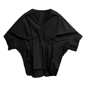เสื้อเชิ้ตแขนสั้นคอวีทรงหลวมแบบจีบไม่สม่ำเสมอ Bettergirl คอลเลคชั่นฤดูร้อน 2025 - Product Image 6