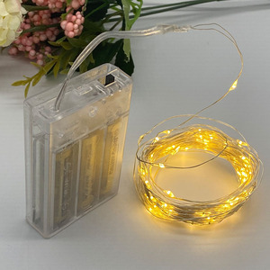 Lampu String 10M Outdoor 100LED Kawat Tembaga Lampu Peri untuk Dekorasi Natal Dekorasi Bunga 2A Dioperasikan dengan Baterai - Product Image 1