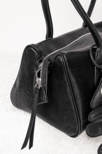 Bolso de Mano de Mujer con Diseño de Muñeca Vintage, Bolso Bandolera de Gran Capacidad con Correa para el Hombro, Cierre de Cremallera y Material de Gamuza - Product Image 5