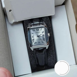 <span class=keywords><strong>2026</strong></span>年工場卸売カシオ風クラシックスクエアクォーツ腕時計女性用簡潔スタイル合金ケース革バンド - Product Image 6