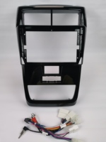 Kit de garniture de panneau de navigation automobile, style fibre de carbone noir brillant, adapté aux systèmes GPS de voiture Toyota Avanza 2019-2021