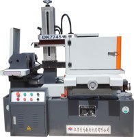 Machine à découper les fils CNC DK7745 à mouvement rapide, outil de découpe de fils en Chine, découpeuse de fils EDM, pièces de forme irrégulière