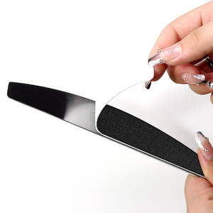 50 pièces/sac Vente en <span class=keywords><strong>gros</strong></span> Limes à ongles jetables en éponge EVA déchirable, double face, ultra-minces, en forme de demi-lune, avec bande abrasive remplaçable, personnalisables - Product Image 1
