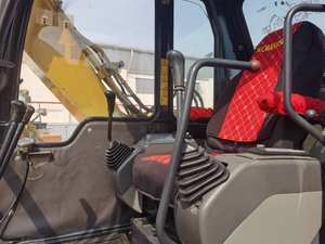 รถขุดขนาดเล็ก Komatsu PC60 มือสอง ขายดี เครื่องยนต์ดีเซล 6 ตัน แบบตีนตะขาบ - Product Image 2