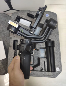 Produit d'occasion pour stabilisateur de caméra portable à 3 axes Zhiyun <span class=keywords><strong>Crane</strong></span> <span class=keywords><strong>3S</strong></span> Professional pour appareil photo reflex numérique, hybride et cinéma - Product Image 2