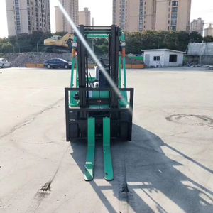 Chariot élévateur à moteur Mitsubishi S4S de 3 tonnes avec pneus pleins, mât de 2,22 m, équipement de levage pour la construction 2024 - Product Image 2