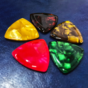 Púas de Guitarra de Celuloide de 3mm, Curvas, Gruesas, con Acabado Brillante, Forma de Lágrima Triangular Grande, Venta al Por Mayor - Product Image 4