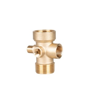 Connecteur à filetage femelle à cinq voies en laiton de qualité supérieure pour raccord de pompe à eau disponible au prix de gros - Product Image 1