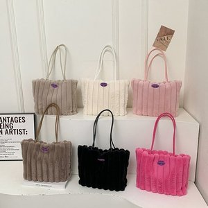 Sac à main bandoulière en PU pour femme, petit format, style selle, texture haut de gamme, tendance et élégant, pour femme mature, avec lettres - Product Image 3