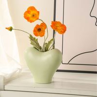 Dropshipping Shopify Vase en forme de cœur de style insta très attrayant pour les familles d'accueil/chambres modèles Salon Arrangeur de fleurs en céramique