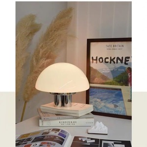 Lampe de table vintage style Bauhaus, lumière LED, base d'ampoule E27, tête simple, décoration intérieure, éclairage de chevet pour chambre à coucher - Product Image 3
