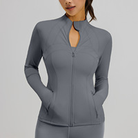 Veste de sport légère pour femme grande taille, coupe-vent, extensible dans quatre directions, avec fermeture éclair et logo au dos, idéale pour le yoga, la course et le fitness en extérieur.