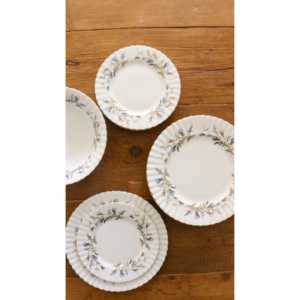 Service de table en porcelaine écologique Royal Albert Brigadoon, six pièces, design vintage personnalisable, plaque dorée en relief, hôtels, fabriqué en kg - Product Image 2