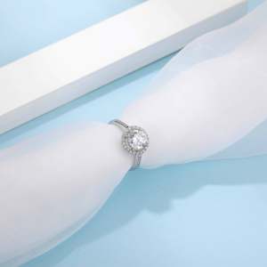 Cincin Moissanite Halo Bulat Perak 925 Berkilauan Kelas Atas Grosir untuk Pertunangan Pernikahan Perhiasan Pengantin - Product Image 5