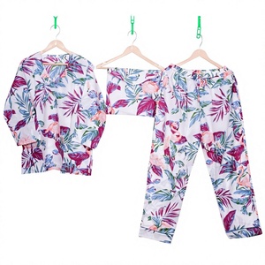 Pyjama d'été pour femmes 100% coton, long, col en V, manches longues, respirant, doux, écologique, imprimé floral, fermeture à boutons, poches - Product Image 1