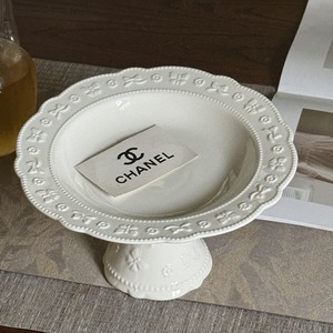 Juego de Vajilla de Cerámica con Relieve Exquisito Francés, Platos con Diseño de Lazo <span class=keywords><strong>y</strong></span> Flores en Relieve para Bodas de Lujo <span class=keywords><strong>y</strong></span> Hoteles Retro de Estilo Palaciego - Product Image 3