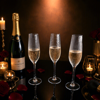 Flûtes à champagne en verre en gros, verres à toast pour fêtes, verrerie durable avec logo personnalisé pour services de traiteur