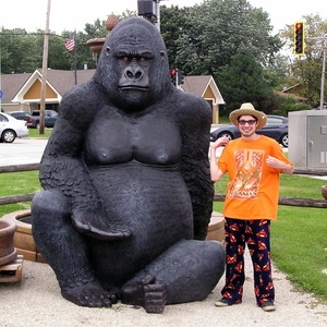 Grande sculpture d'animal en fibre de verre blanche, statue géométrique en résine de <span class=keywords><strong>King</strong></span> <span class=keywords><strong>Kong</strong></span> - Product Image 4