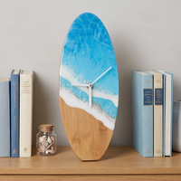 Surf-Inspirierte Bambus-Harz-Uhr mit Zeigeranzeige Zeitgenössisches Design für Strandhaus-Dekoration & Hawaii-Geschenkidee