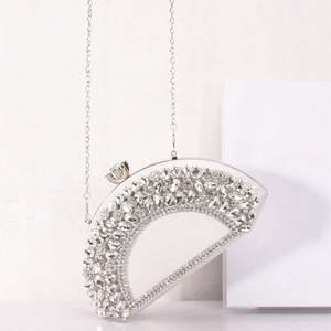 Handgemaakte, versierde designer feesttas met bling, kristallen, op maat gemaakte tas, metalen galatas met diamanten band voor handtas, strass tas, clutch - Product Image 1