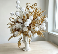 Boule de fleurs artificielles en soie faite à la main, roses artificielles, centre de table doré pour mariage, événement, fête, décoration personnalisée OEM ODM