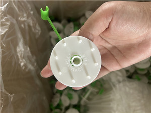 Abridor de Coco de Plástico al por Mayor, Dispositivo de Apertura Fácil para Coco Verde Fresco - Product Image 4