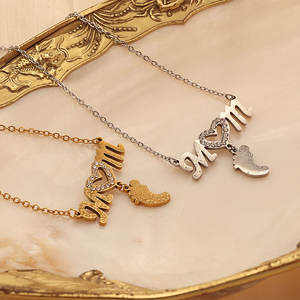 Pendentif personnalisé avec nom gravé au laser, pied de bébé tendance, fête des mères, je t'aime maman, cœur plaqué or, acier inoxydable 304/316 - Product Image 4