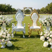 Chaise Trône Ornée à Dossier Haut, Style Amérique du Nord, avec Sommet Sculpté, pour Location Mariages et Événements