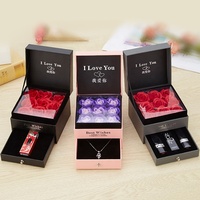 Boîte Cadeau Nouvelle à Double Tiroir pour Saint-Valentin et Anniversaire, avec Roses, pour 9 Bijoux : Rouge à Lèvres, Collier, Bague