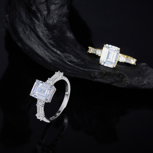 Anillo de Plata de Ley S925 con Moissanita Corte Esmeralda, Anillo de Diamantes de Lujo Ligero para Mujer, para Propuesta, Compromiso, Uso Diario, Regalo - Product Image 3