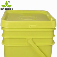 Seau carré en plastique de 5 gallons (20 litres) de qualité alimentaire avec couvercle et poignée